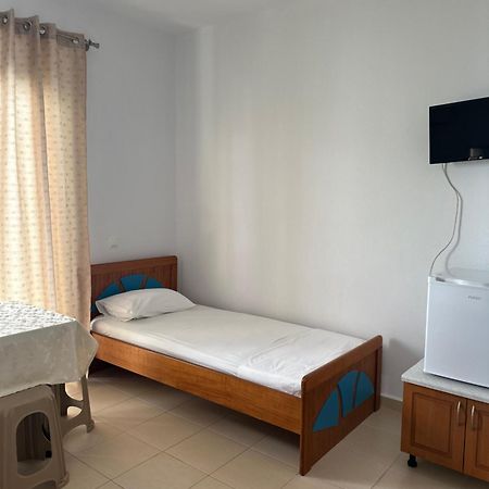 Vila Lemon Tree Sarandë Buitenkant foto