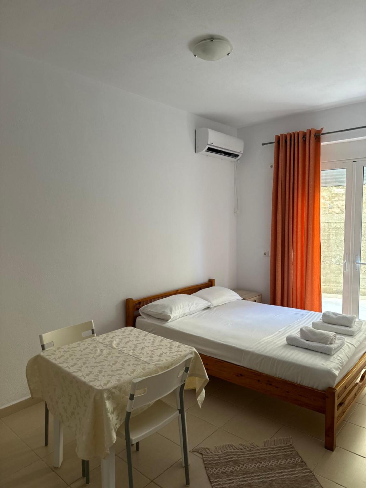 Vila Lemon Tree Sarandë Buitenkant foto