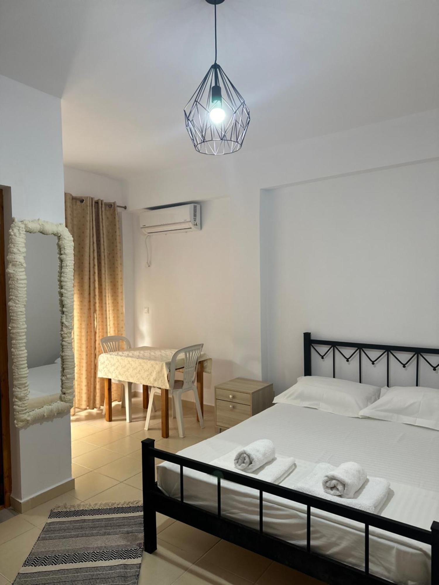 Vila Lemon Tree Sarandë Buitenkant foto