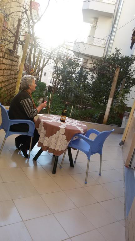 Vila Lemon Tree Sarandë Buitenkant foto